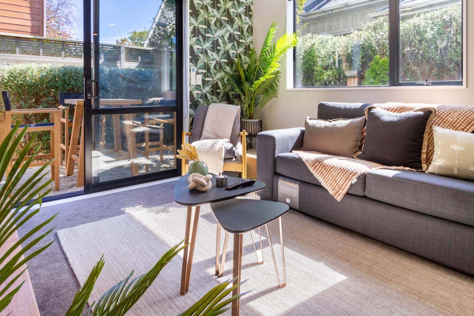 Latimer Square Luxe: 1Br W/ Sofa Bed Крайстчёрч Экстерьер фото